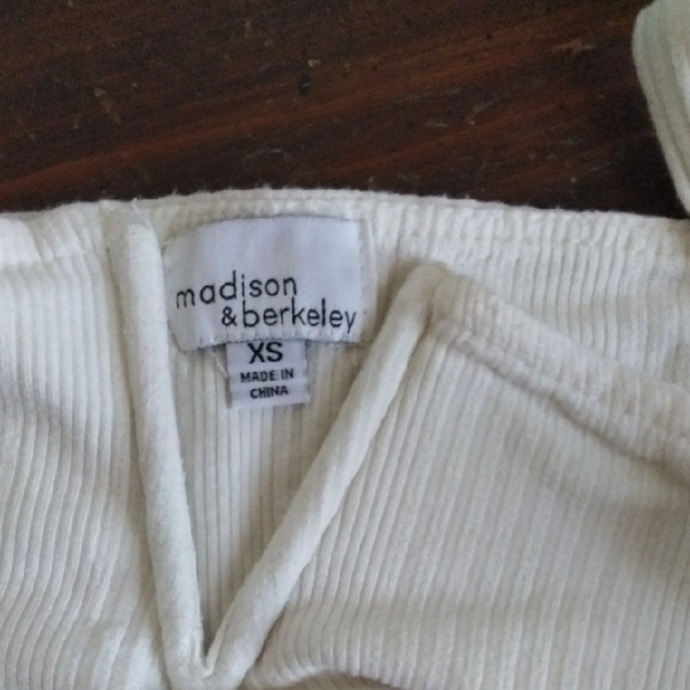 Madison & Berkeley Cropped Top Off-white Ribbed - Picture 4 of 9